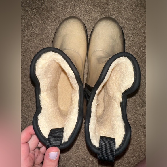 Sherpa Lined Clear Booties - Picture 2 of 2